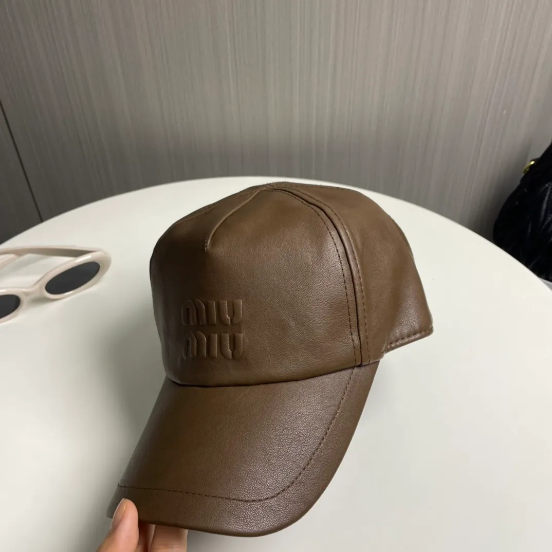P66 comes with a cloth bag, miumiu new autumn and winter new original baseball cap, full of retro charm, 1:1 mold customization, excellent quality, basic head circumference 56, adjustable.