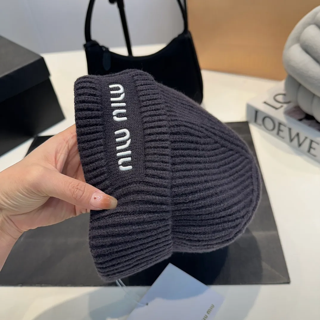 P56 high version Miumiu knitted hat, cold hat super warm
