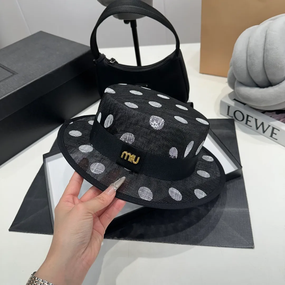 P170 Miu Miu miumiu large polka dot organza flat top hat, new model at the counter, buy and cherish, every one sold is less, the head circumference can be adjusted, details to come