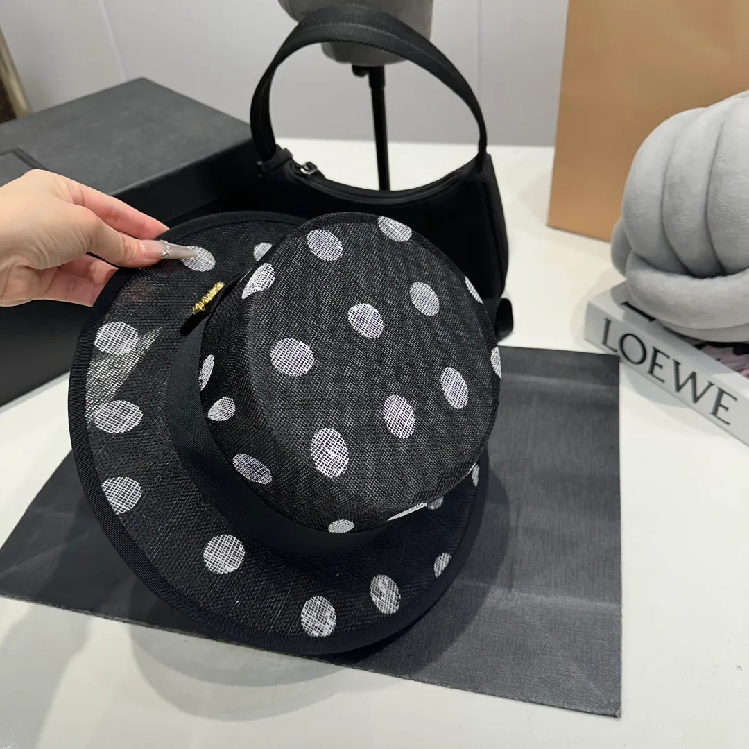 P170 Miu Miu miumiu large polka dot organza flat top hat, new model at the counter, buy and cherish, every one sold is less, the head circumference can be adjusted, details to come