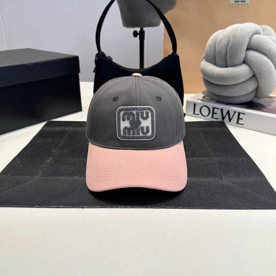 P56 miumiu original spring and summer new baseball cap, genuine mold-making and custom-made, the original workmanship is meticulous and the quality is superb!