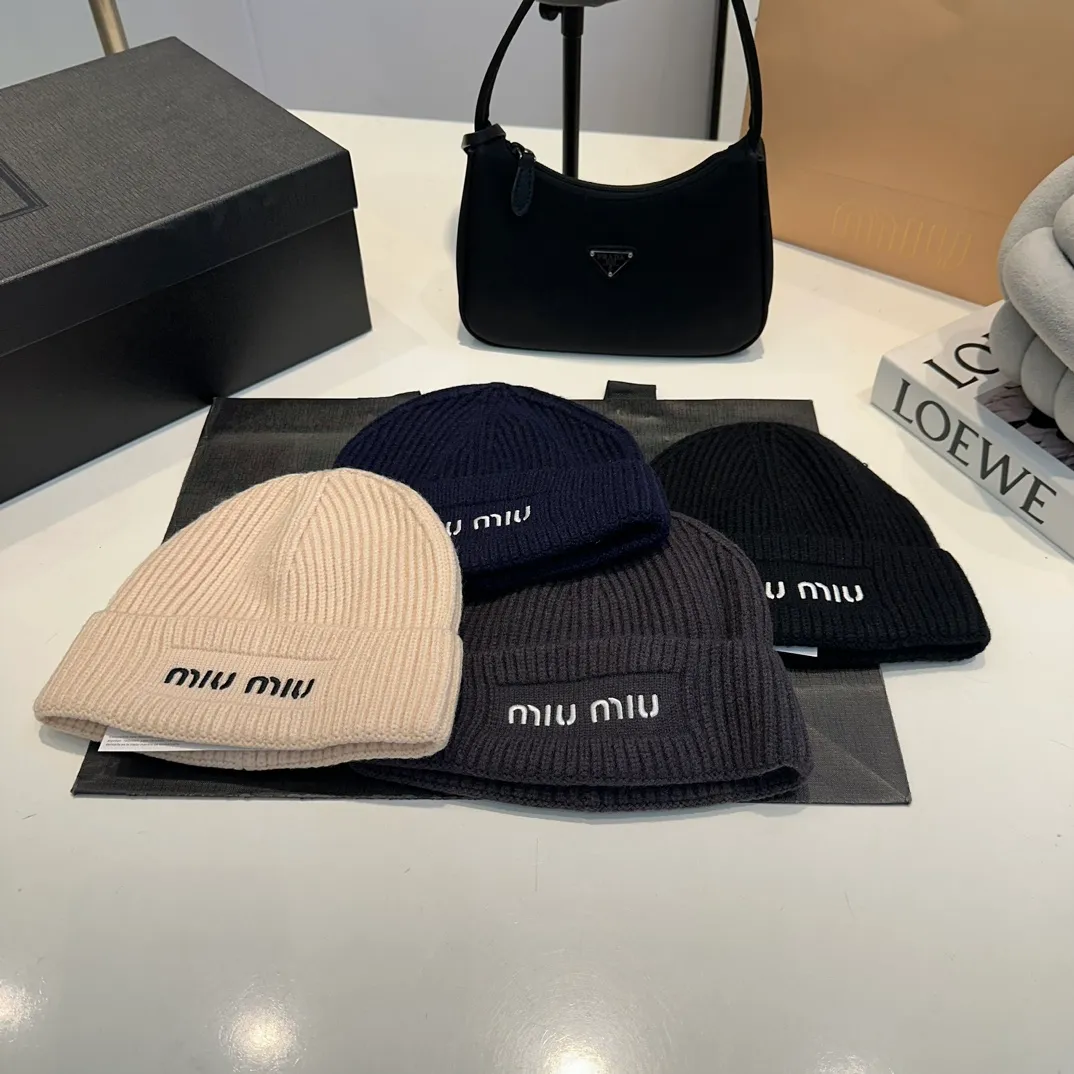 P56 high version Miumiu knitted hat, cold hat super warm