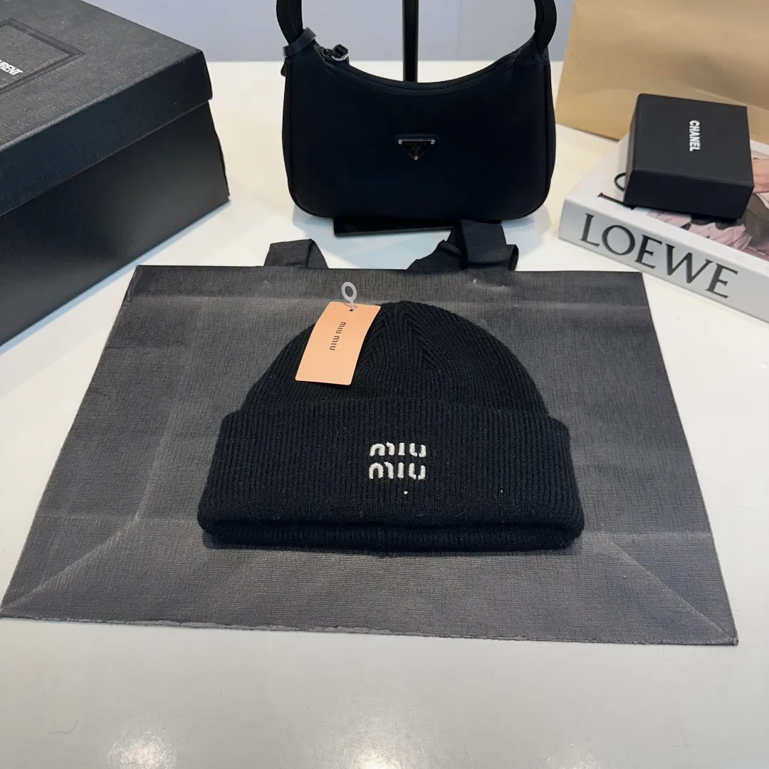 P60 miumiu new autumn and winter woolen hat