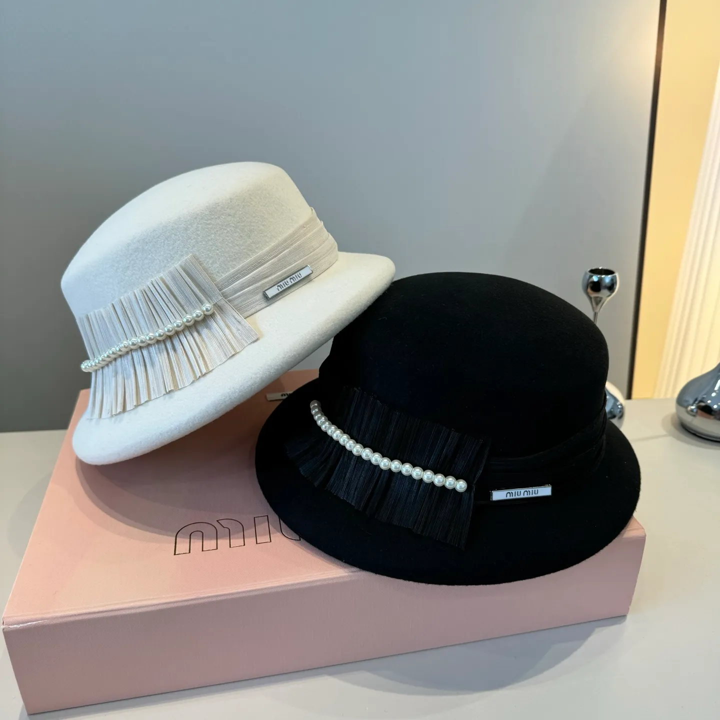 💰200¥ miumiu new autumn and winter wool basin hat, 100% wool fabric%, head circumference 57cm