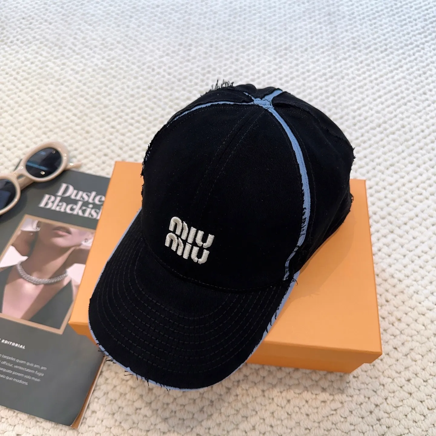 P80💛 Comes with dust bag. [Miumiu Miu Miu] High version of the new order style embroidered baseball cap🧢The big brand style is super easy to match, so hurry up and get it!