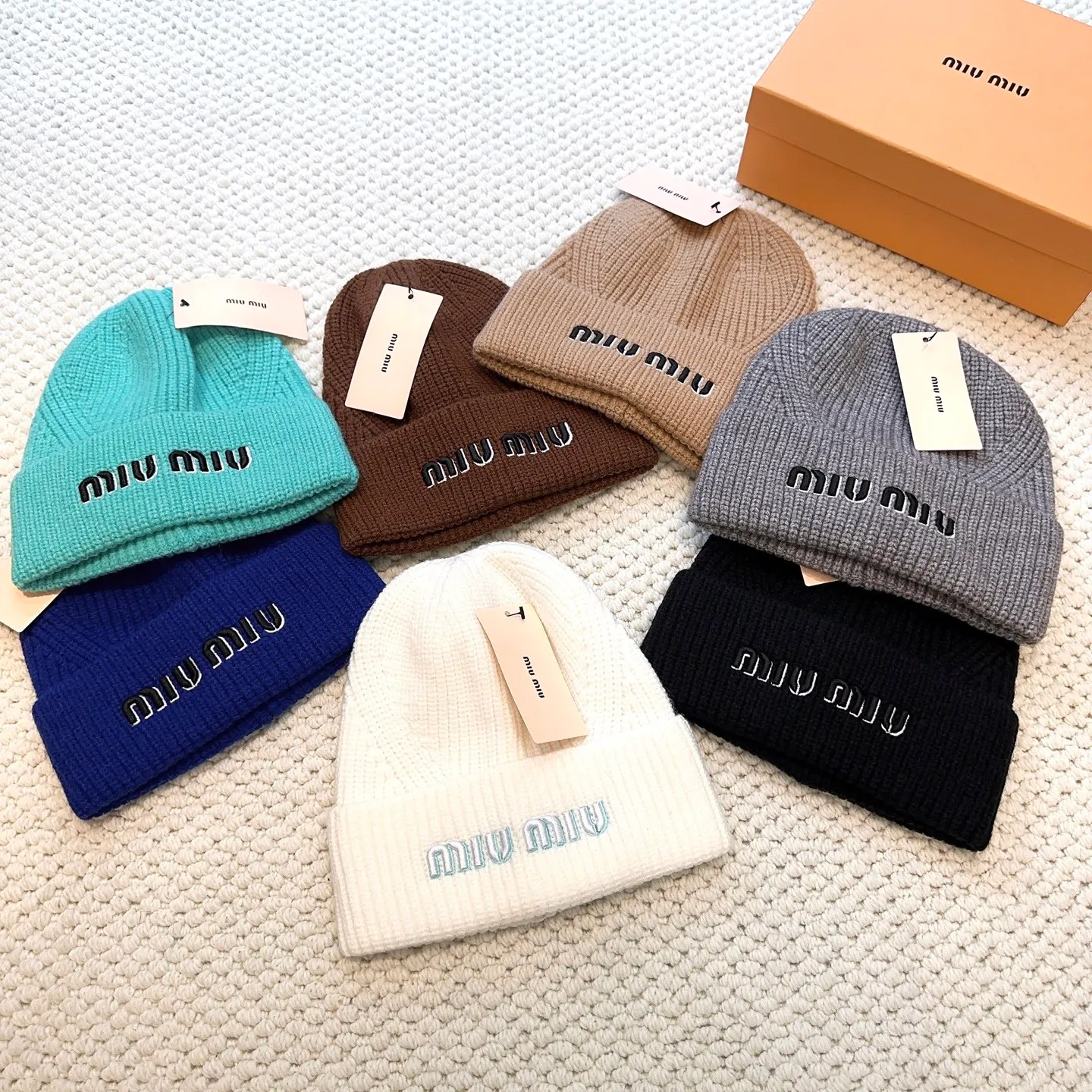 P50 miumiu Miu Miu counter's popular embroidered logo knitted hat! Xiaohongshu’s new product is released, it’s so 🉑️, high-elastic fabric, classic color