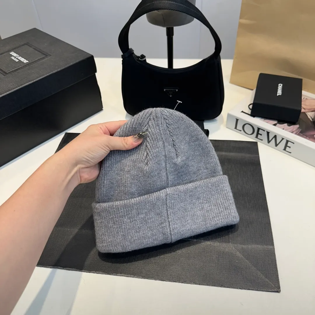 P60 miumiu new autumn and winter woolen hat