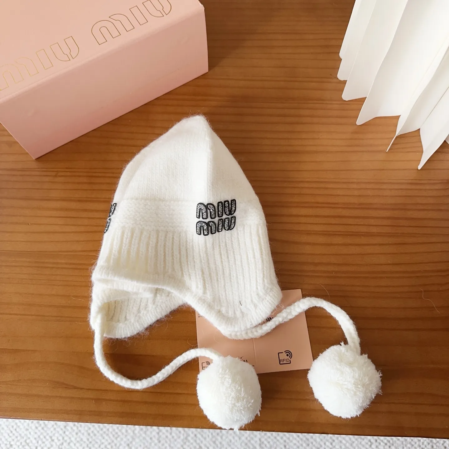 💰86 miumiu’s most popular knitted hat at Miu Miu counter! Xiaohongshu’s new product is released, it’s so 🉑️, high-elastic fabric, classic colors, same style for men and women.