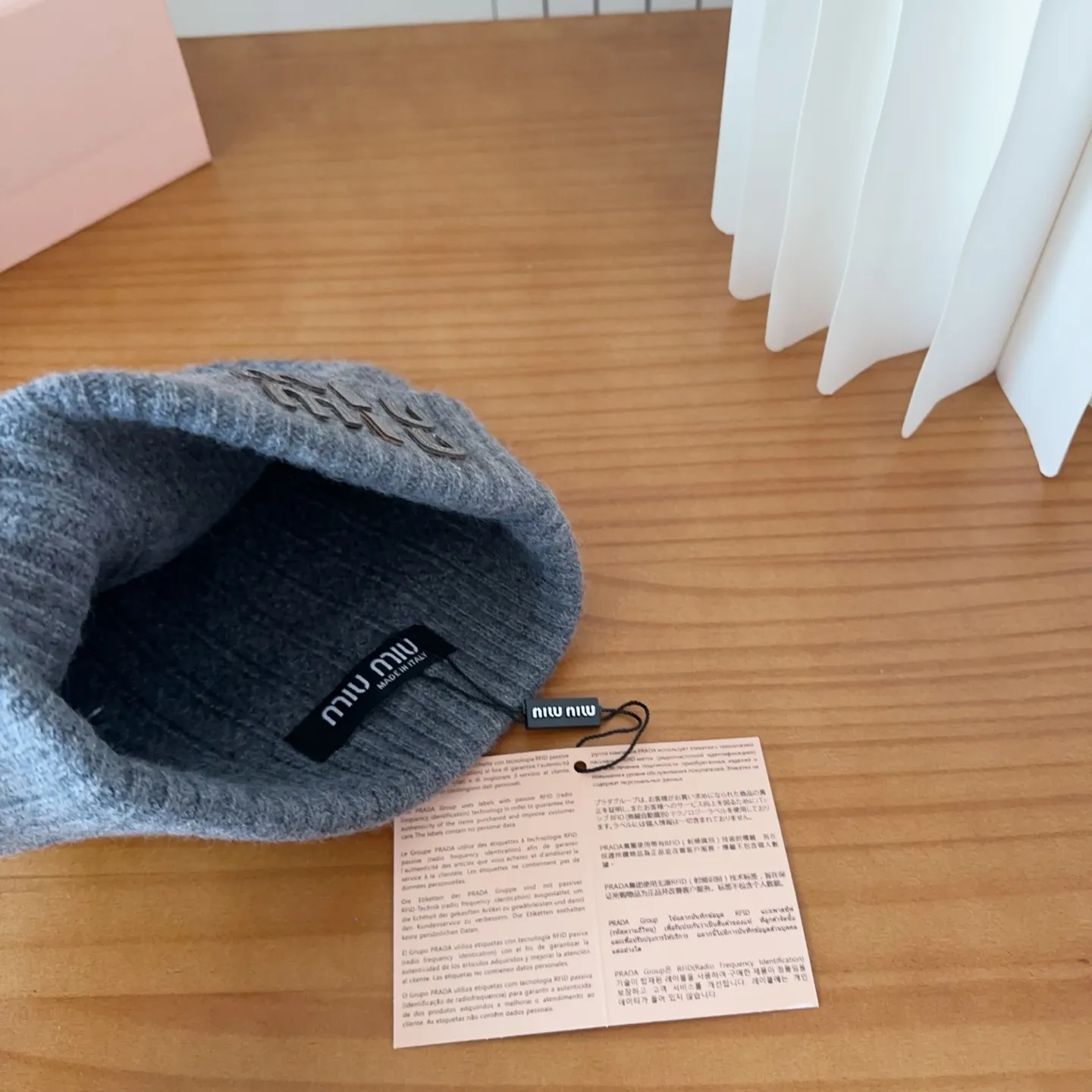 💰60 miumiu’s most popular knitted hat at the Miu Miu counter! Xiaohongshu’s new product is released, it’s so 🉑️, high-elastic fabric, classic colors, same style for men and women.