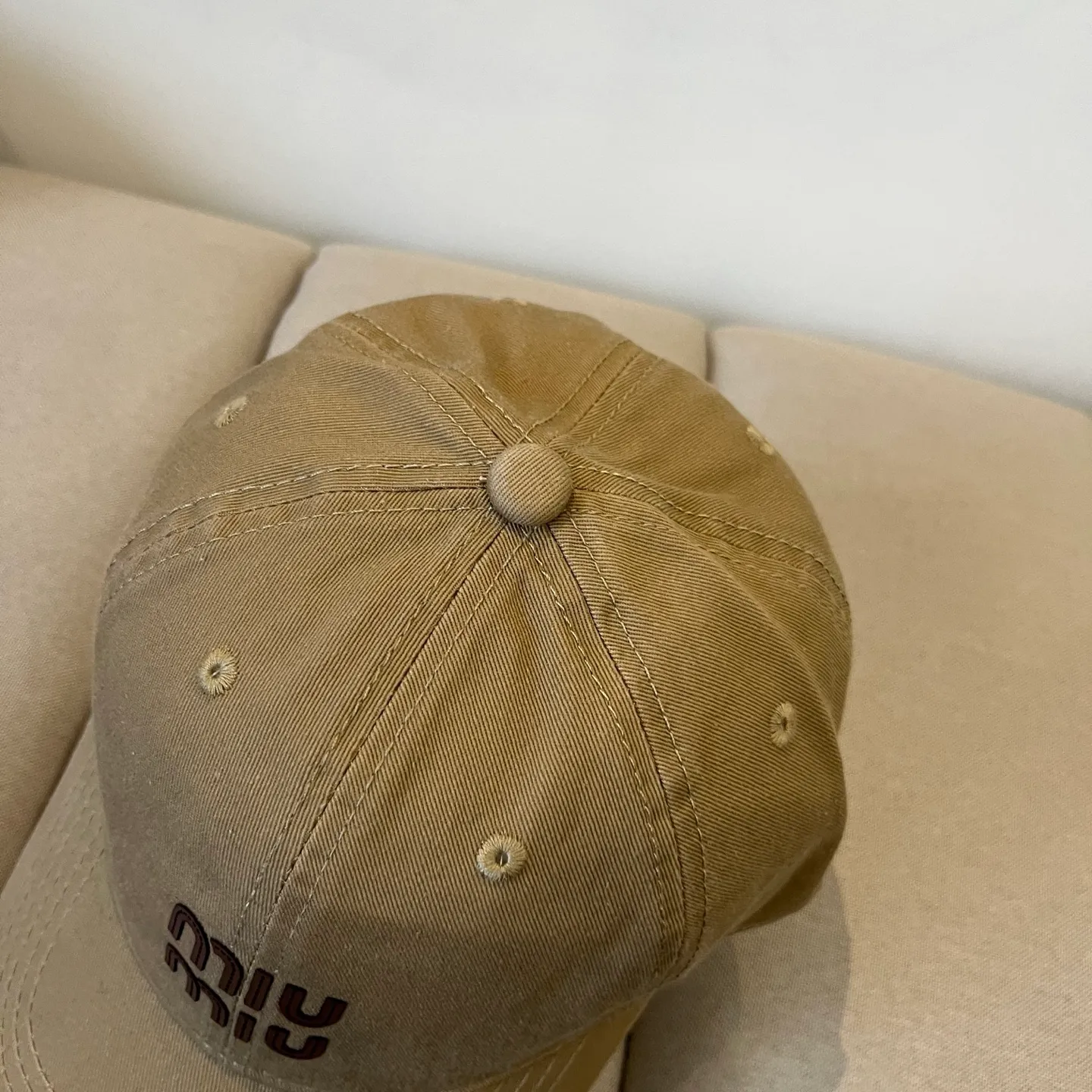 P54 miumiu original spring and summer new baseball cap, authentic mold customization, original workmanship is meticulous and the quality is superb!