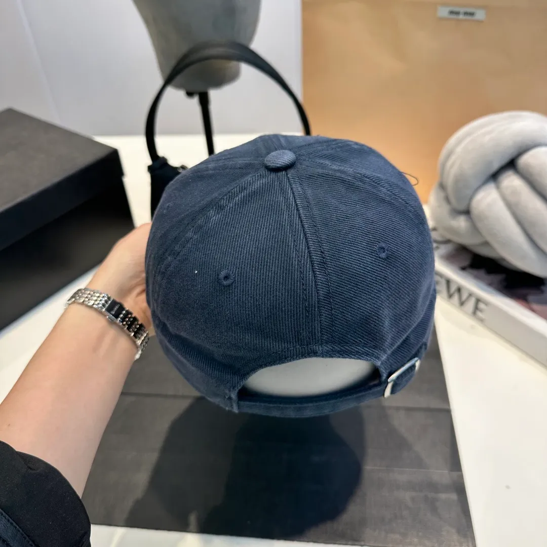 P60 miumiu new 25 spring and summer baseball cap, widened to show a small head, 25 spring and summer new logo embroidery, same style for men and women