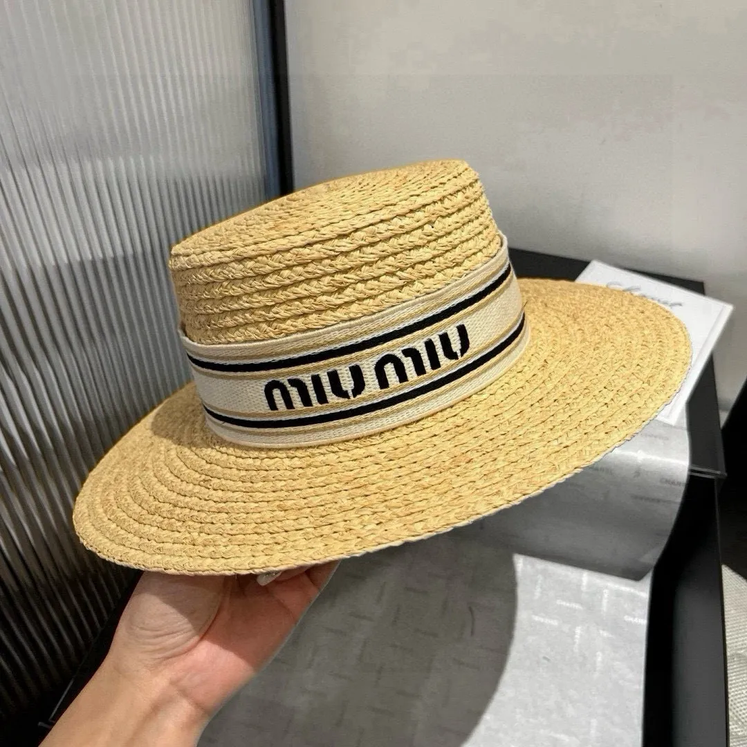 💰230¥ Miumiu raffia flat hat, new model in the store, buy it and cherish it, sell one less, the head circumference can be adjusted, details to come