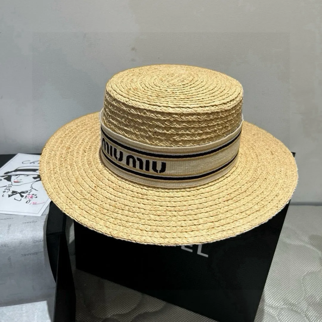 💰230¥ Miumiu raffia flat hat, new model in the store, buy it and cherish it, sell one less, the head circumference can be adjusted, details to come