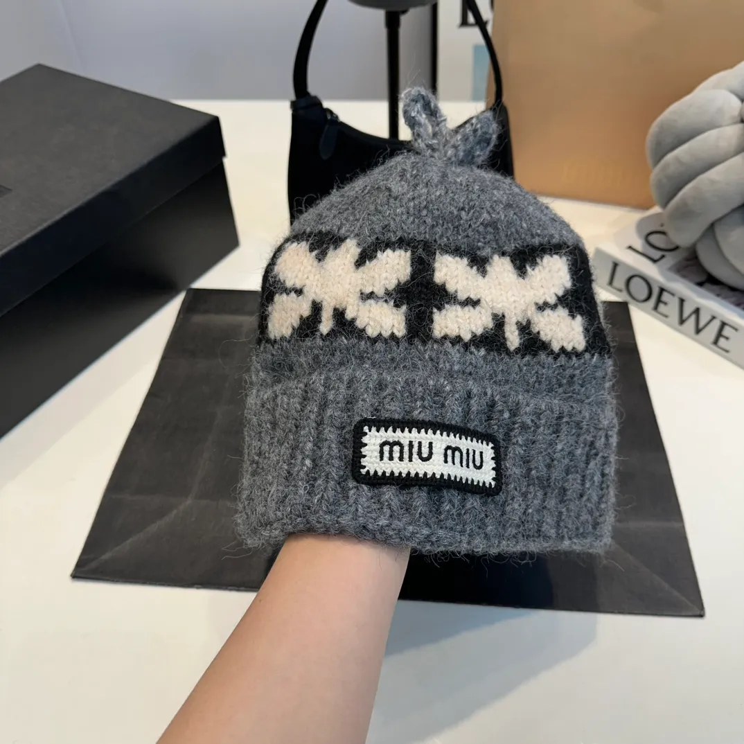 P70 miumiu new autumn and winter woolen hat