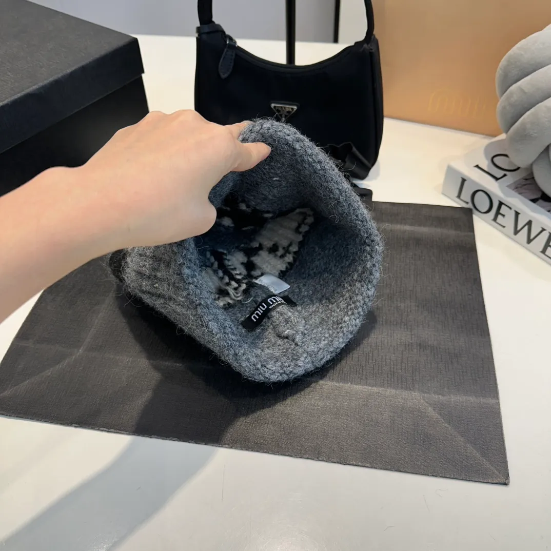 P70 miumiu new autumn and winter woolen hat
