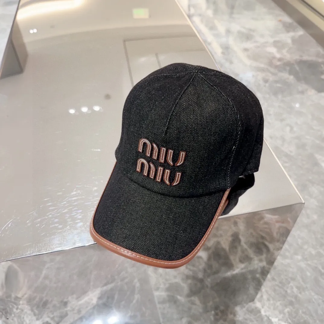 💰60 miumiu counter canvas baseball cap, one-to-one mold customization, head circumference 57cm, unisex