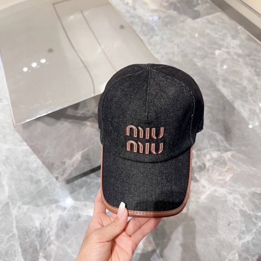 💰60 miumiu counter canvas baseball cap, one-to-one mold customization, head circumference 57cm, unisex