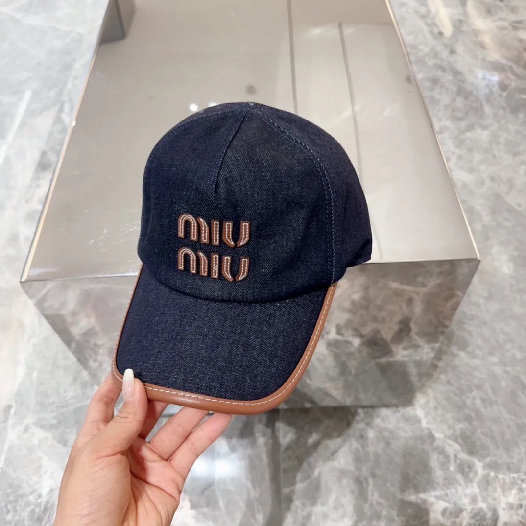 💰60 miumiu counter canvas baseball cap, one-to-one mold customization, head circumference 57cm, unisex