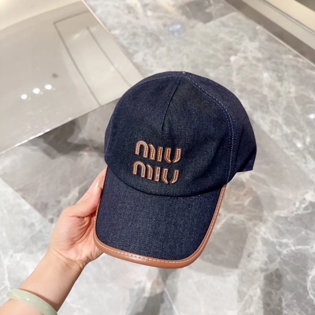 💰60 miumiu counter canvas baseball cap, one-to-one mold customization, head circumference 57cm, unisex