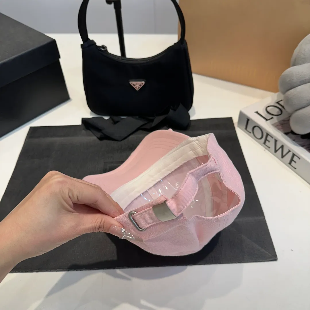 P56 MIUMIU～25 Spring Butterfly New Baseball Cap This hat is so beautiful! The hole design adds a bit of casualness and uninhibitedness, allowing you to easily wear it with casual wear or sportswear.