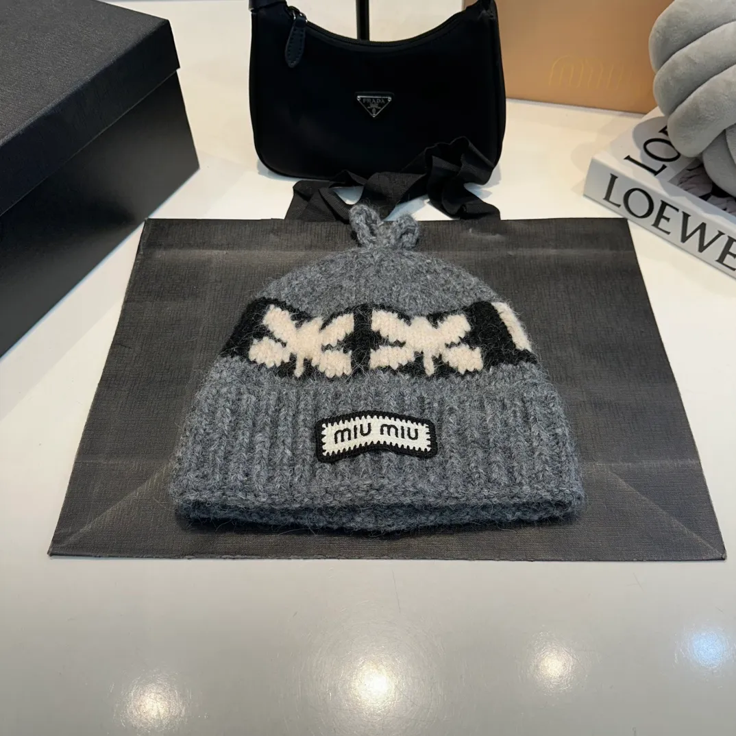 P70 miumiu new autumn and winter woolen hat