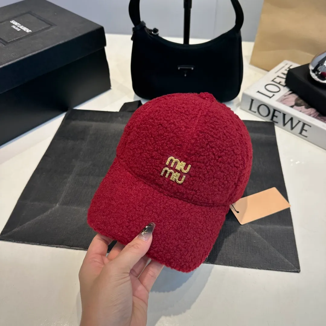 P60 miumiu 25 autumn and winter new lamb wool letter baseball cap