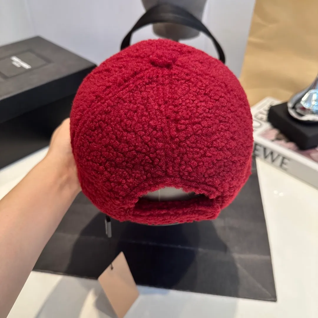 P60 miumiu 25 autumn and winter new lamb wool letter baseball cap