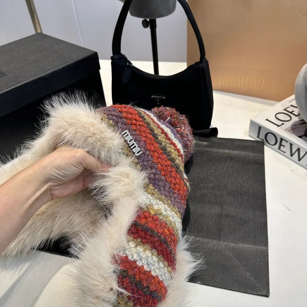 P70 miumiu new rabbit fur thickened knitted thunder hat, simple and versatile item, head circumference 57cm