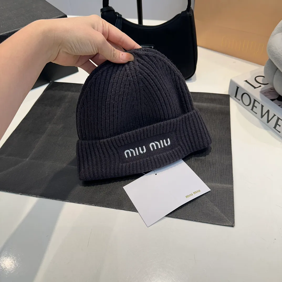 P56 high version Miumiu knitted hat, cold hat super warm
