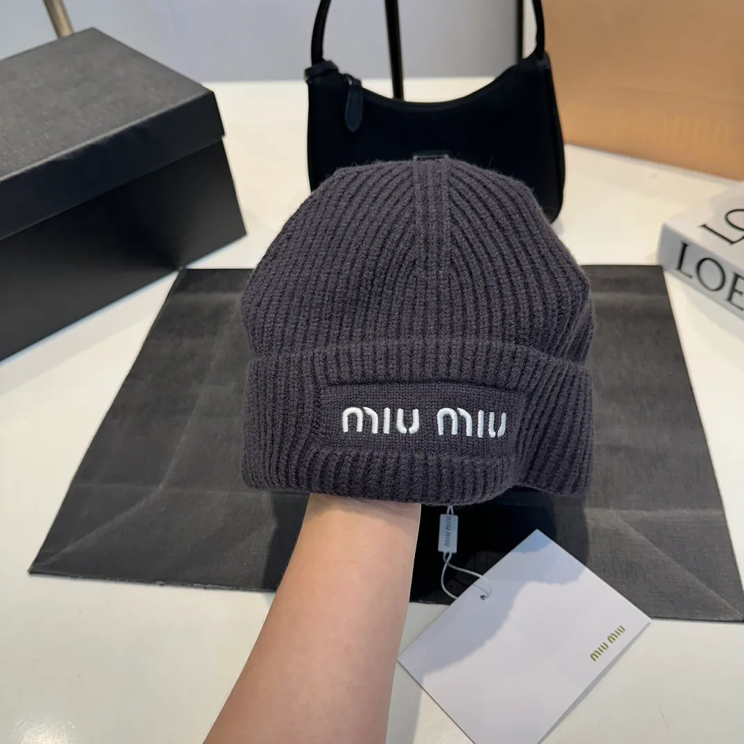 P56 high version Miumiu knitted hat, cold hat super warm