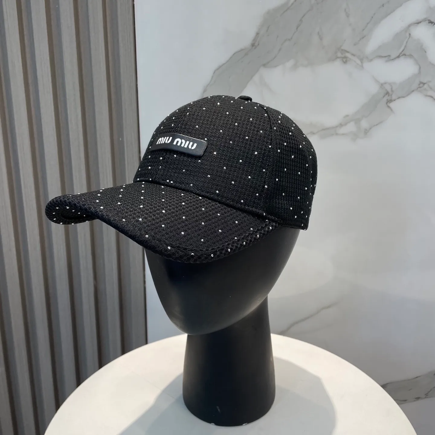 P50 miumiu new spring and summer full diamond baseball cap, the hottest color at the moment - full of street style! Trendy and versatile, Xiaohongshu grows grass, poison, get your boyfriend, and cool together