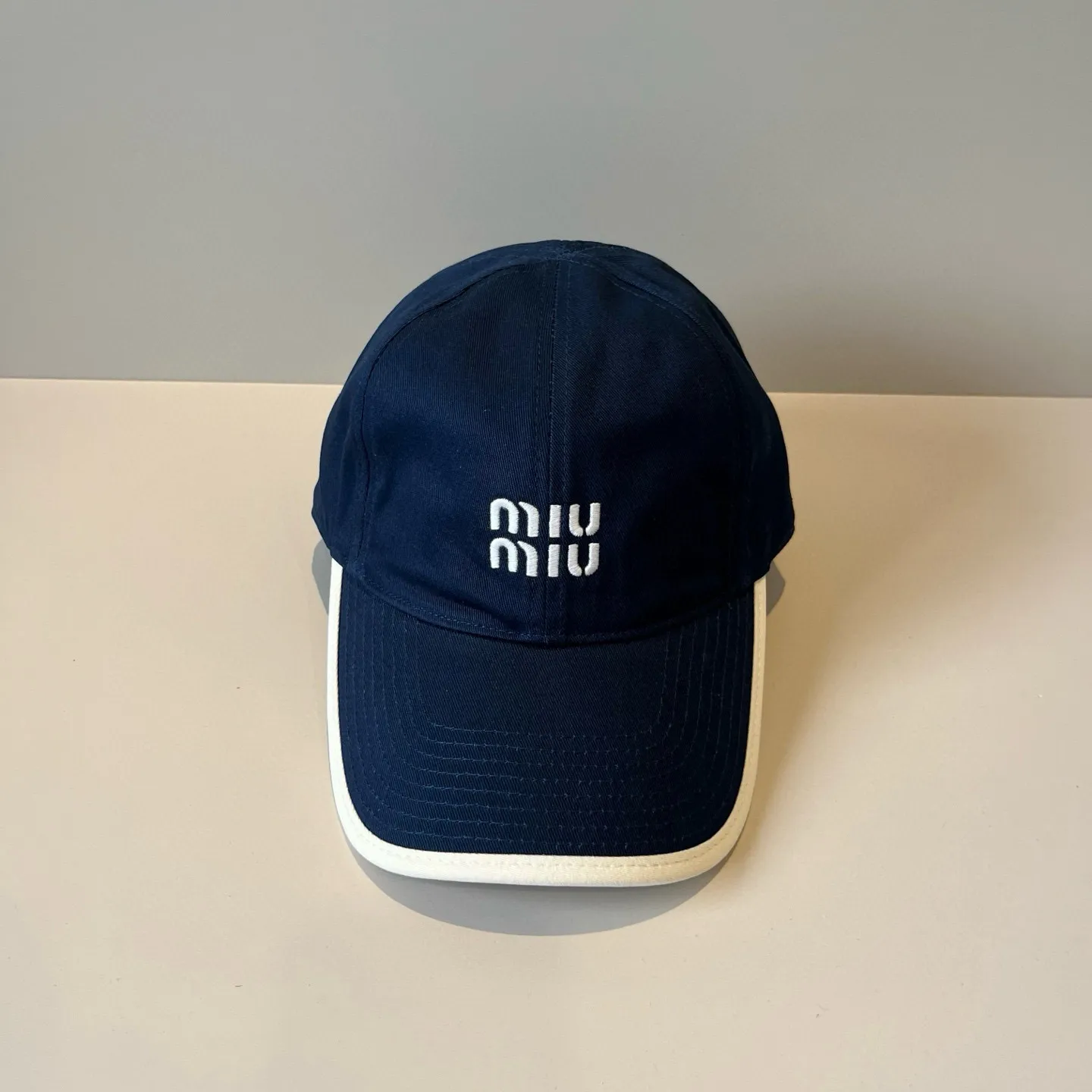 P60 miumiu original spring and summer new baseball cap, authentic mold-making and custom-made, the original workmanship is meticulous and the quality is superb!