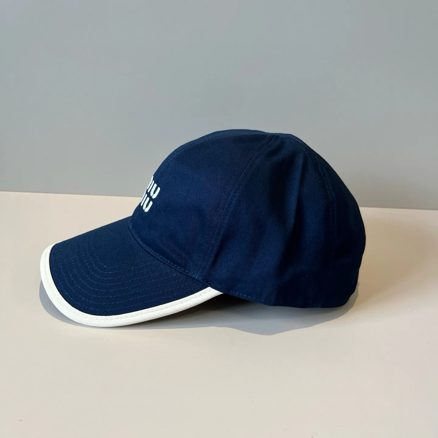P60 miumiu original spring and summer new baseball cap, authentic mold-making and custom-made, the original workmanship is meticulous and the quality is superb!