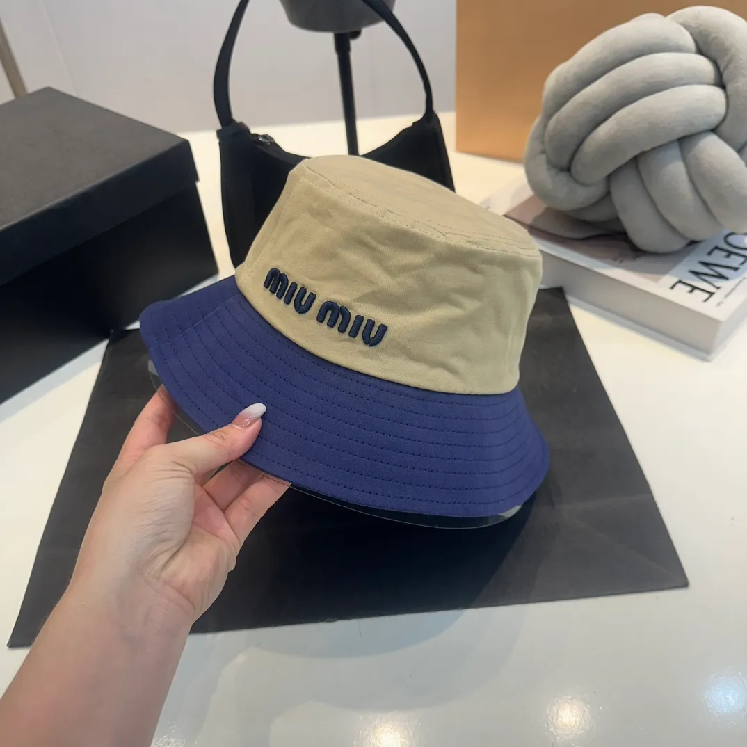 P56 MiuMiu Miu Miu girl's daily bucket hat. A very versatile baseball cap. Classic embroidered logo. Versatile and fashionable.