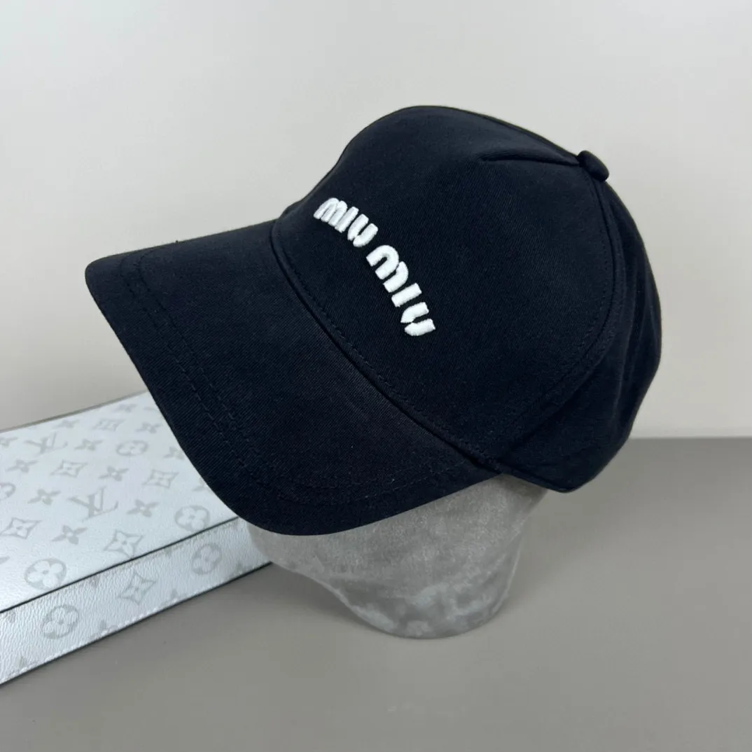 56💰Miumiu (recommended by Xiaohongshu’s popular model) original spring and summer new baseball cap, authentic mold-making and custom-made, the original workmanship is meticulous and the quality is superb!