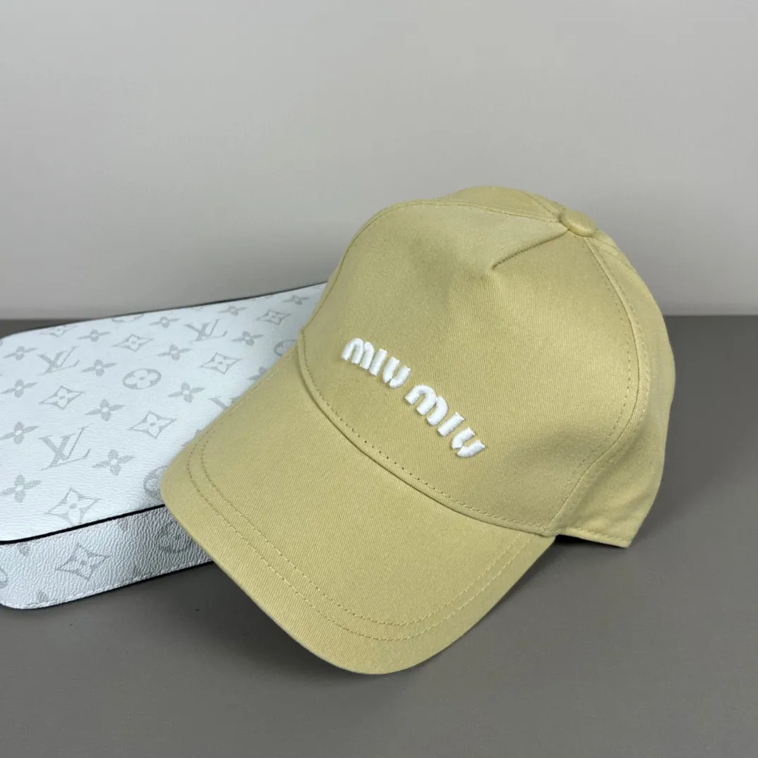 56💰Miumiu (recommended by Xiaohongshu’s popular model) original spring and summer new baseball cap, authentic mold-making and custom-made, the original workmanship is meticulous and the quality is superb!