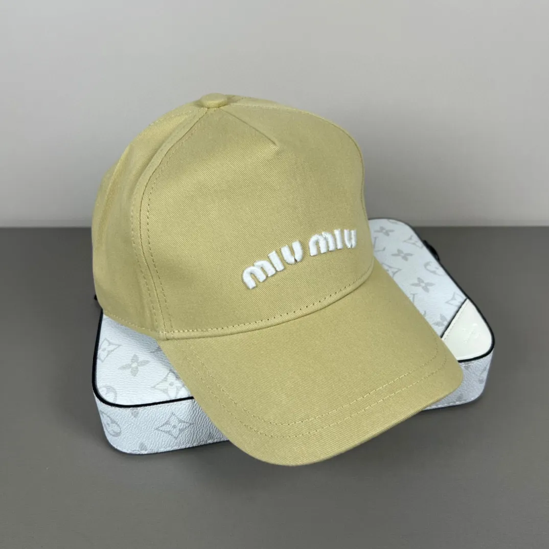 56💰Miumiu (recommended by Xiaohongshu’s popular model) original spring and summer new baseball cap, authentic mold-making and custom-made, the original workmanship is meticulous and the quality is superb!