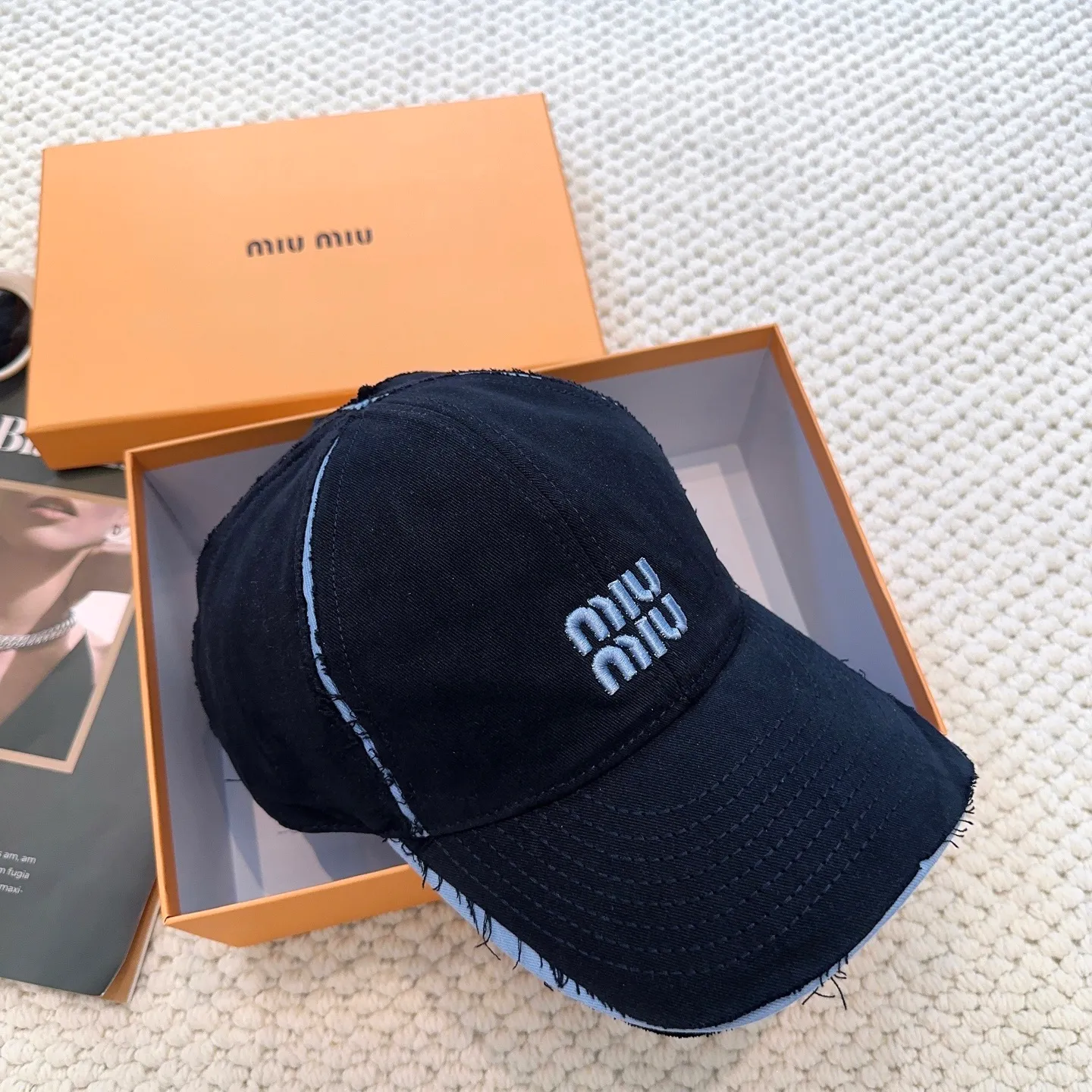 P96💛 Comes with dust bag. [Miumiu Miu Miu] High version of the new order style embroidered baseball cap🧢The big brand style is super easy to match, so hurry up and get it!