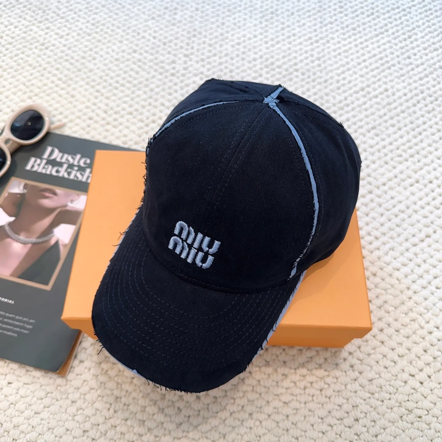 P96💛 Comes with dust bag. [Miumiu Miu Miu] High version of the new order style embroidered baseball cap🧢The big brand style is super easy to match, so hurry up and get it!