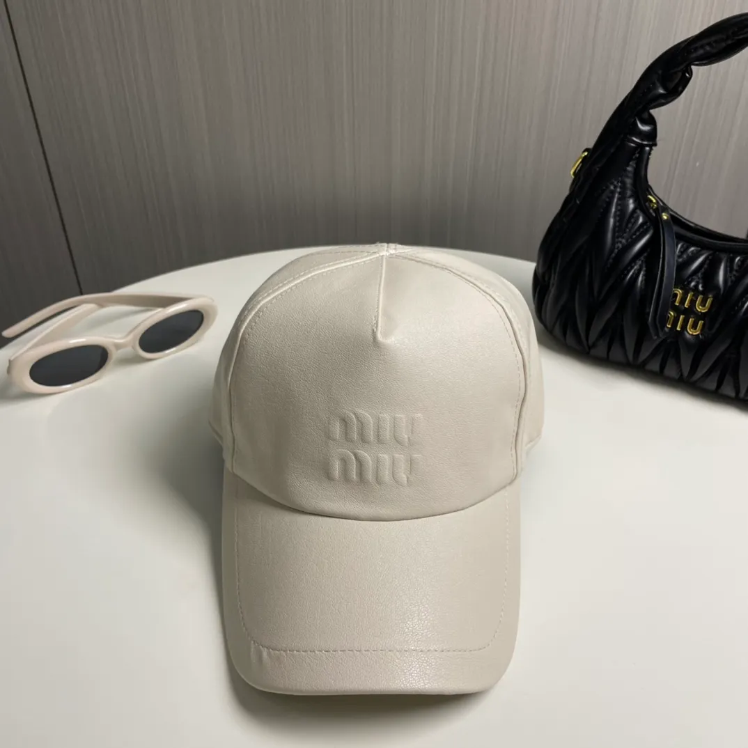 P66 comes with a cloth bag, miumiu new autumn and winter new original baseball cap, full of retro charm, 1:1 mold customization, excellent quality, basic head circumference 56, adjustable.