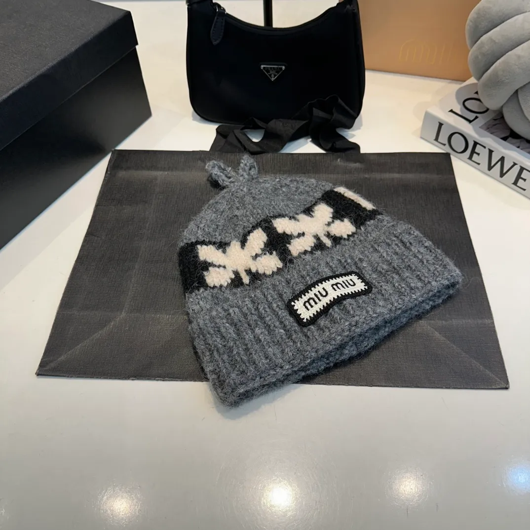 P70 miumiu new autumn and winter woolen hat
