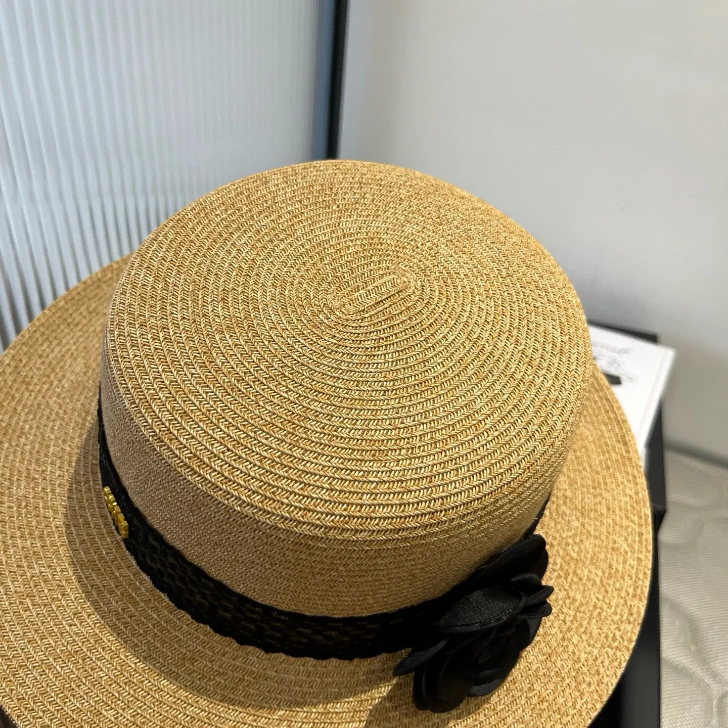 💰160¥ miumiu new sun hat, flat top hat, made of fine straw, head circumference 57cm