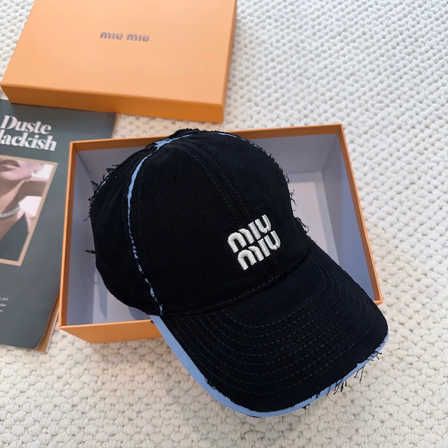 P86💛 Comes with dust bag. [Miumiu Miu Miu] High version of the new order style embroidered baseball cap🧢The big brand style is super easy to match, so hurry up and get it!