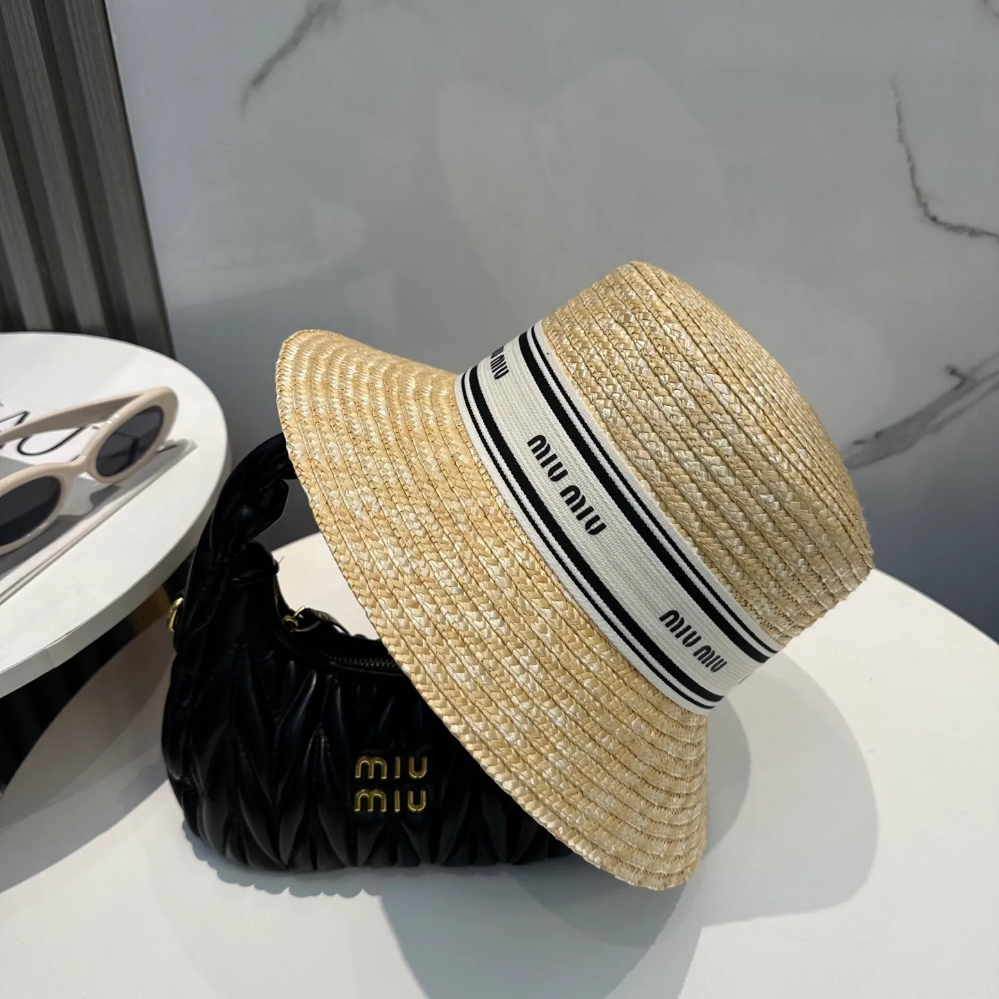 P80 miumiu new straw hat, advanced customization, lady style, attention to detail, sun protection and UV protection in summer, a must-have for travel, versatile and good-looking