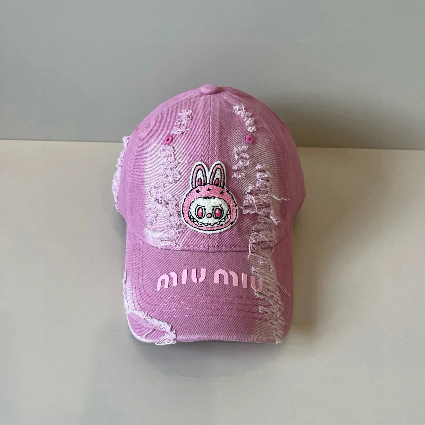 P60 miumiu original spring and summer new baseball cap, authentic mold-making and custom-made, the original workmanship is meticulous and the quality is superb!