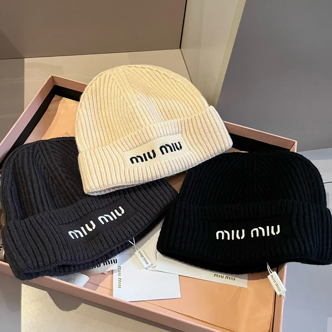 💰70¥ miumiu new knitted beanie, unisex