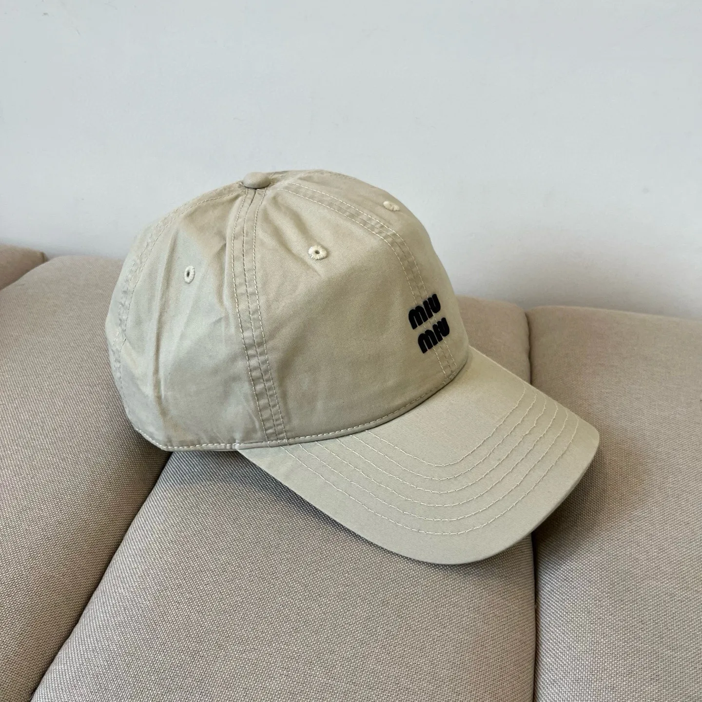 P50 miumiu original spring and summer new baseball cap, genuine mold-making and custom-made, the original workmanship is meticulous and the quality is superb!
