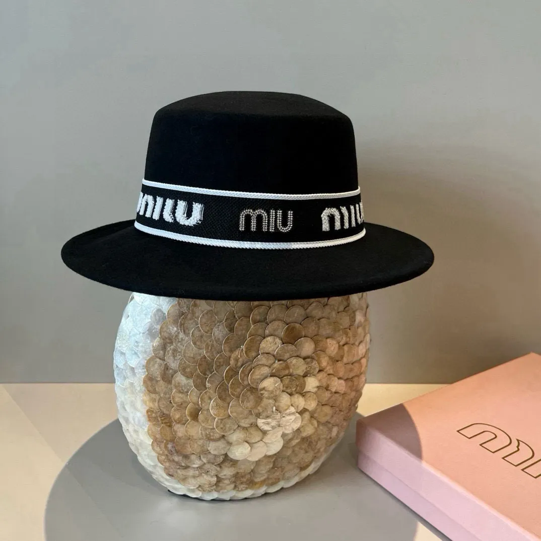 💰170¥ Black miumiu autumn and winter new wool top hat, flat top hat, 100% wool🦙% fabric, head circumference 57cm