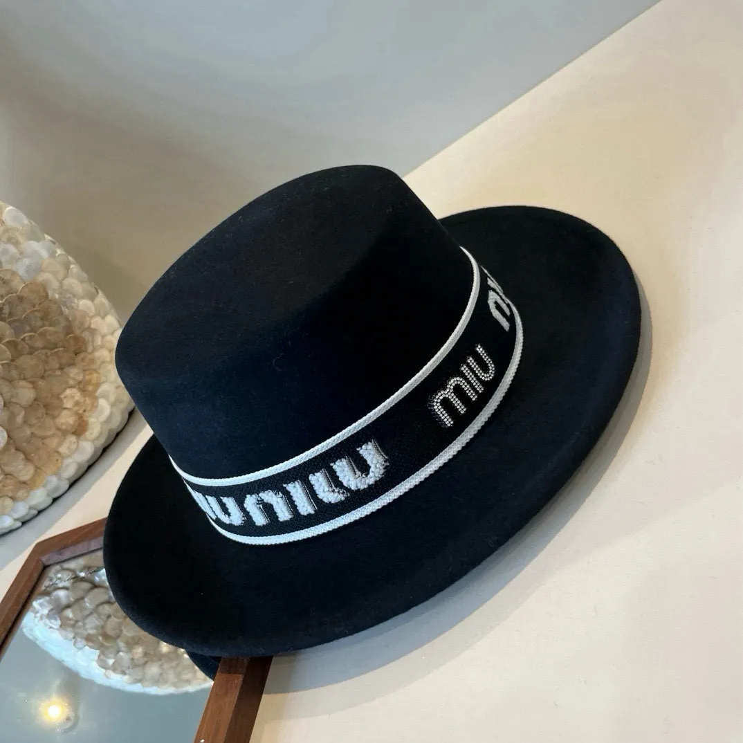 💰170¥ Black miumiu autumn and winter new wool top hat, flat top hat, 100% wool🦙% fabric, head circumference 57cm