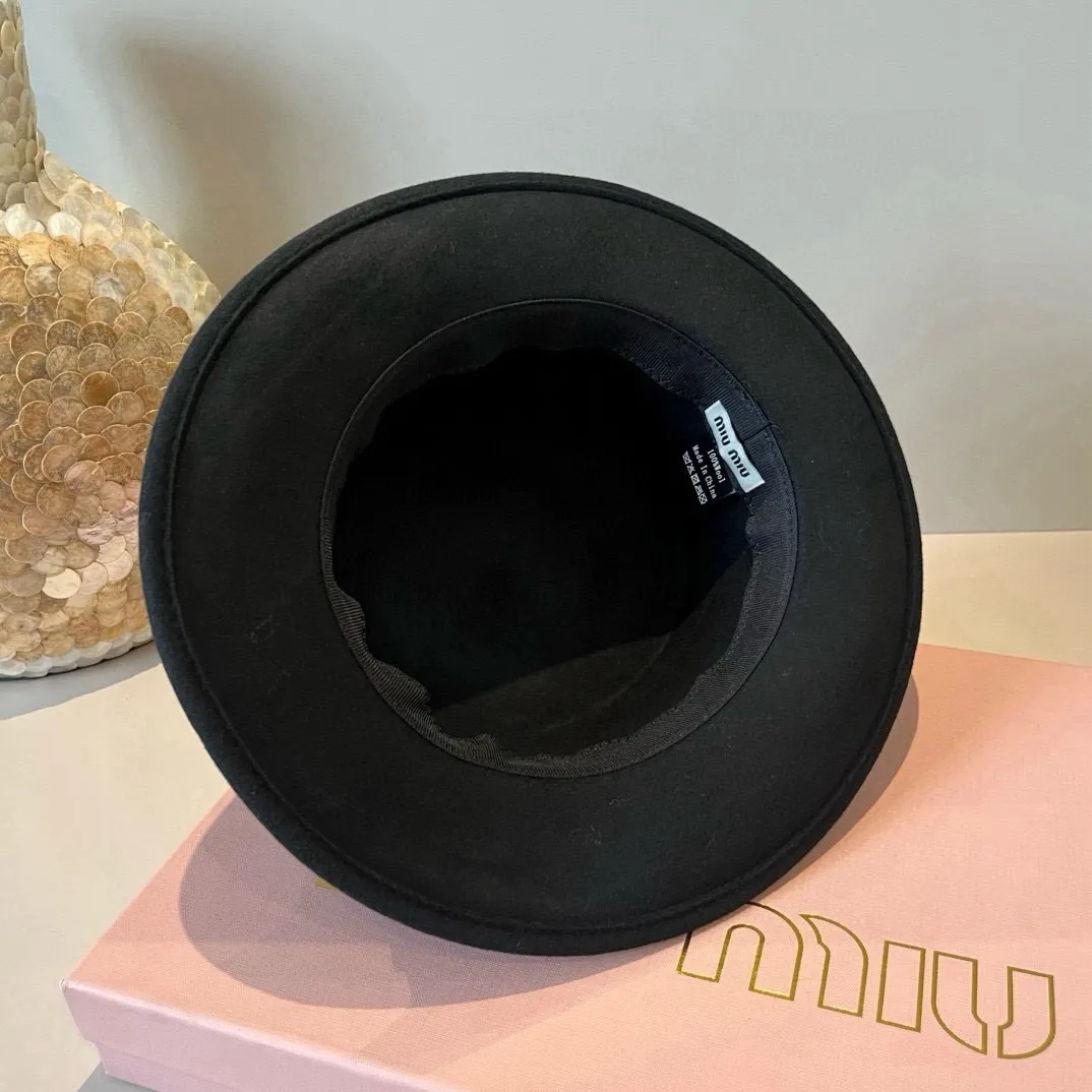 💰170¥ Black miumiu autumn and winter new wool top hat, flat top hat, 100% wool🦙% fabric, head circumference 57cm
